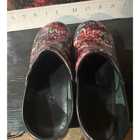 Dansko Clogs size 40 Chunky Yarn Sweater Knit Print - Picture 6 of 10